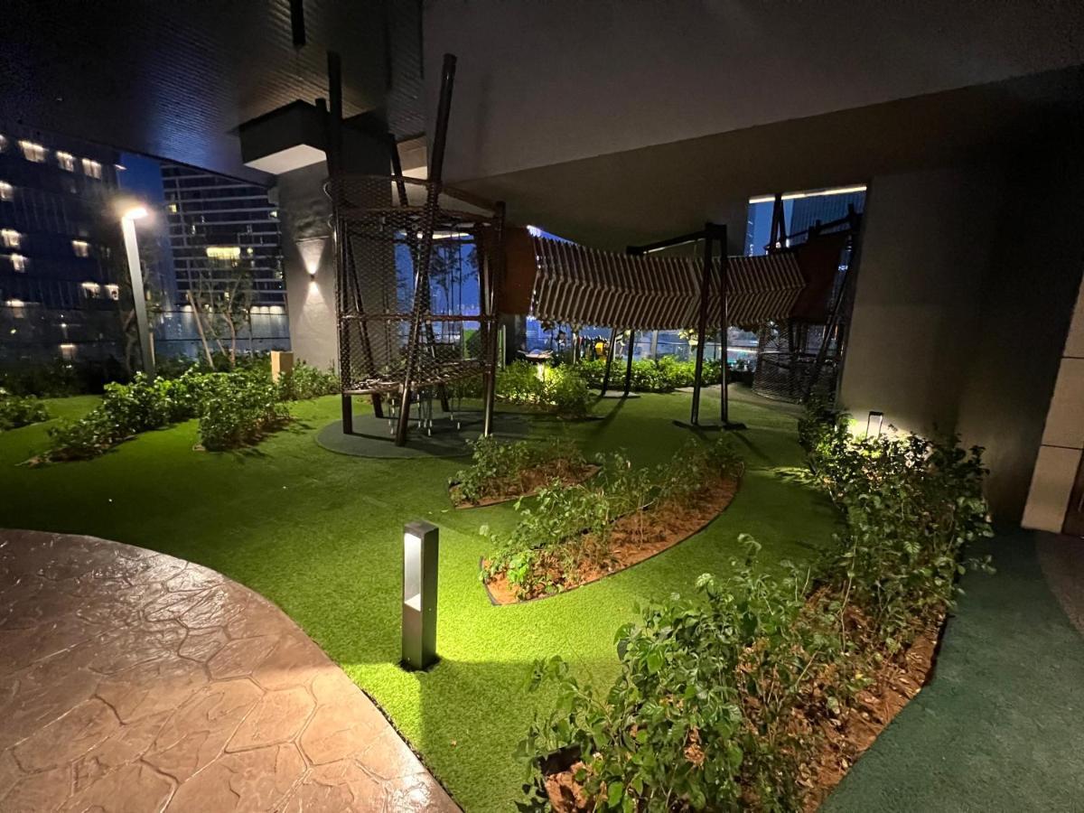 Axon Suites Bukit Bintang By Sky Pool Kuala Lumpur Exterior photo
