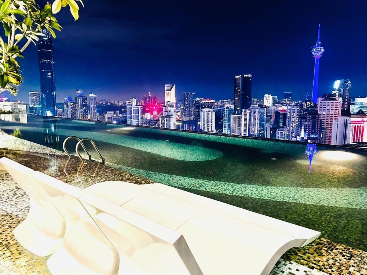 Axon Suites Bukit Bintang By Sky Pool Kuala Lumpur Exterior photo